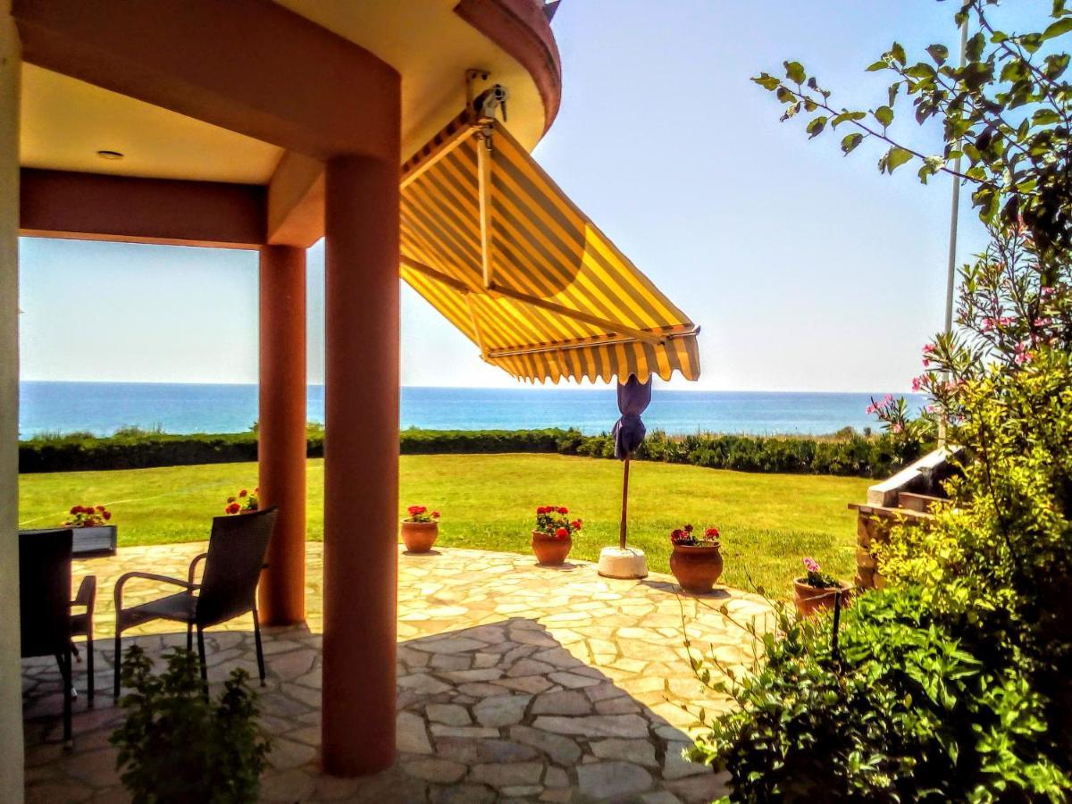 Maronia Villa 외부 사진